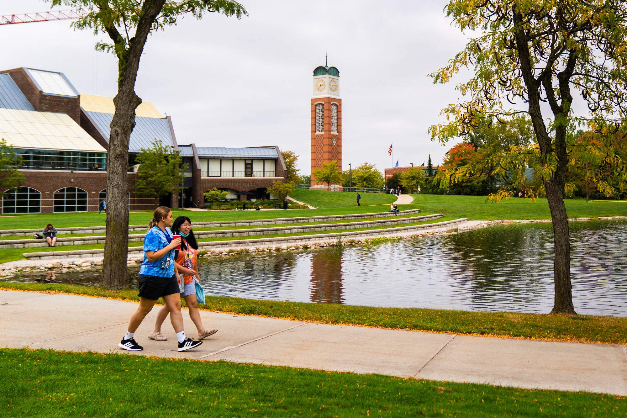 Student walking around kirkhof